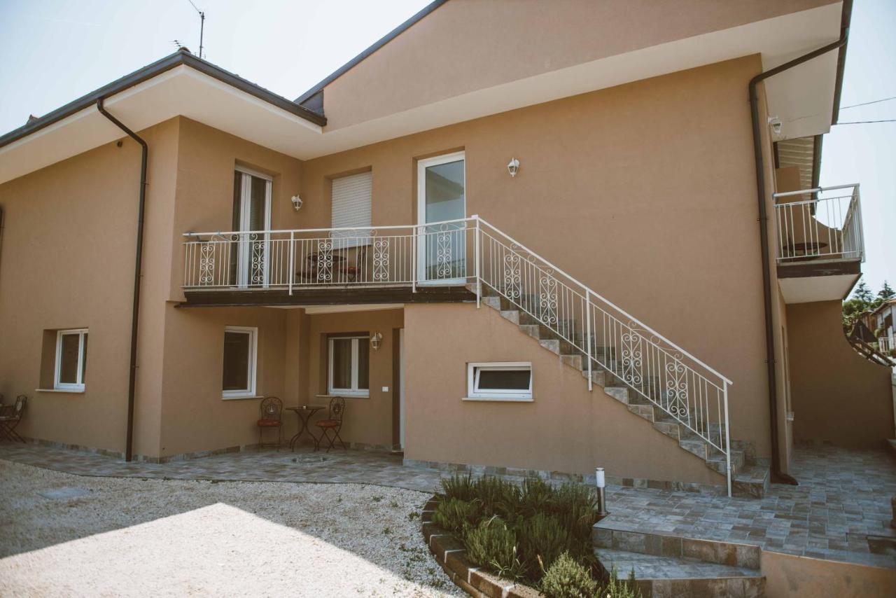 Affitta Camere La Fenice Di Folli Lorella Puegnago Ngoại thất bức ảnh